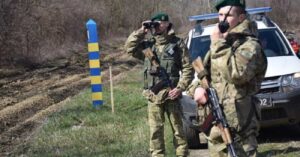 На кордоні