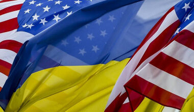 Флаги США та України