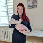 Породілля з немовлям