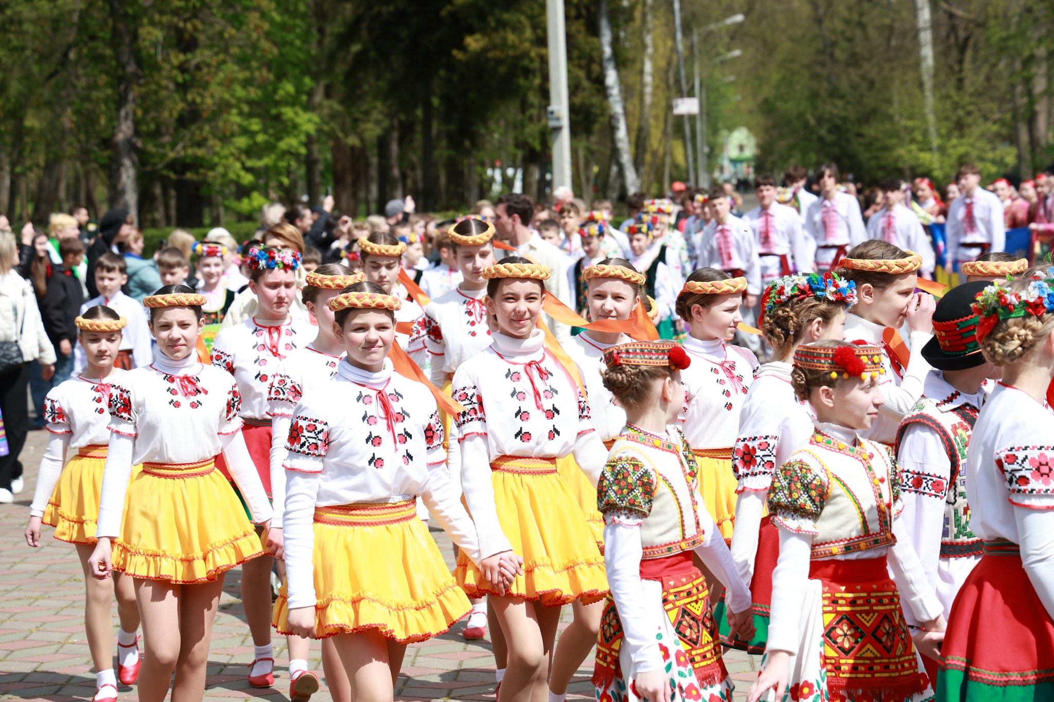 Одночасно 888 учасників виконали подільський "Краков'як"